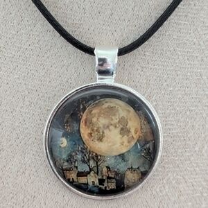 Celestial Glow Silver Pendant Necklace